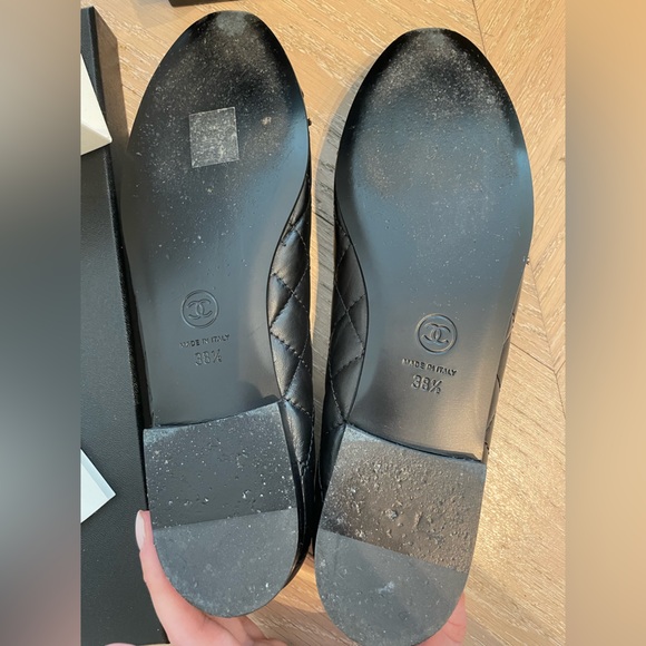 Chanel Black Quilted Ballet Flats in Aged Calfskin - Picture 5 of 8